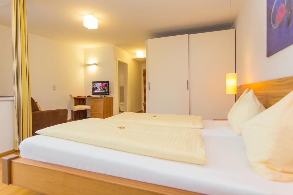 Hotel Bacher Asitzstubn Леоганг Екстериор снимка
