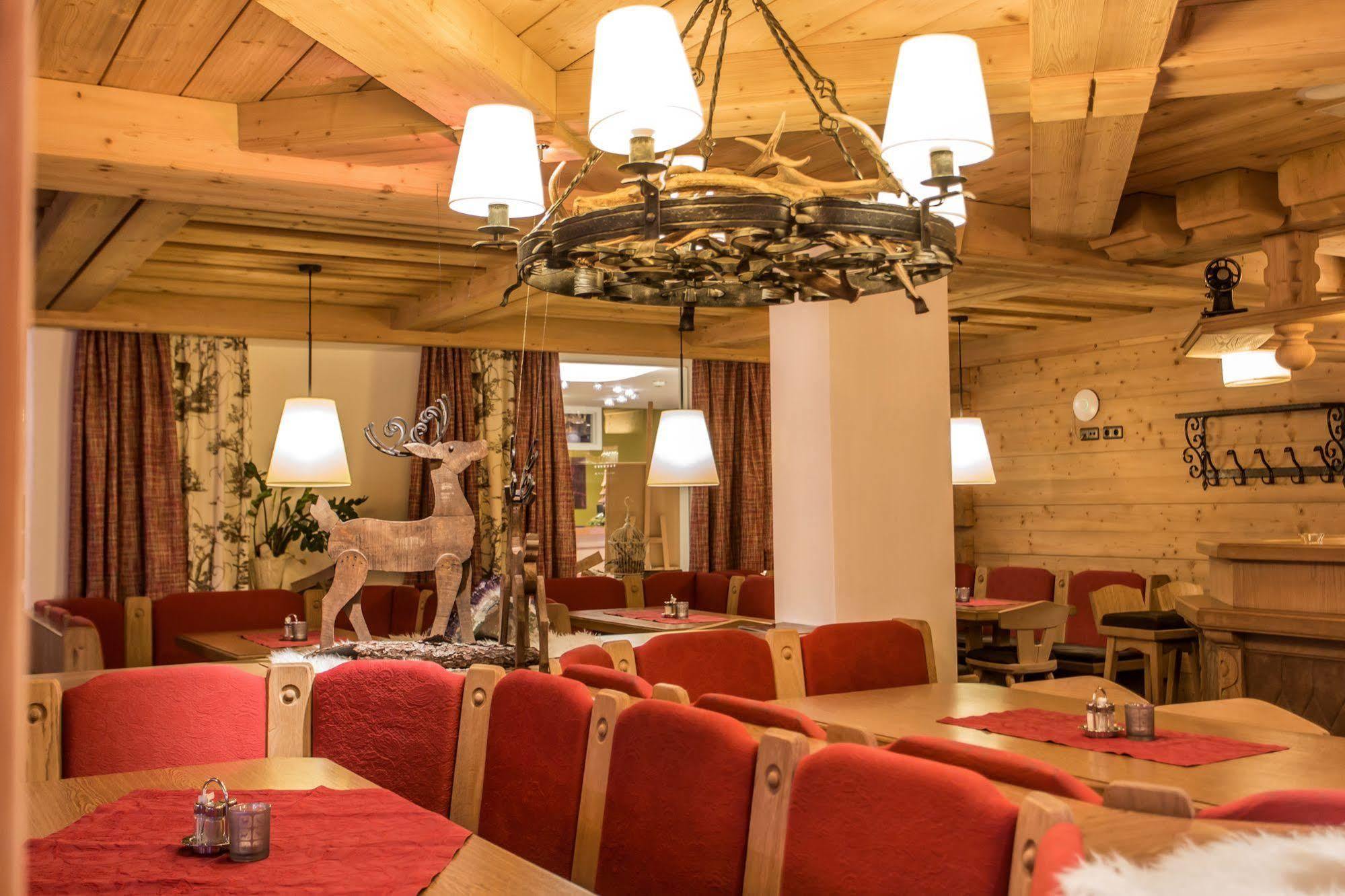 Hotel Bacher Asitzstubn Леоганг Екстериор снимка