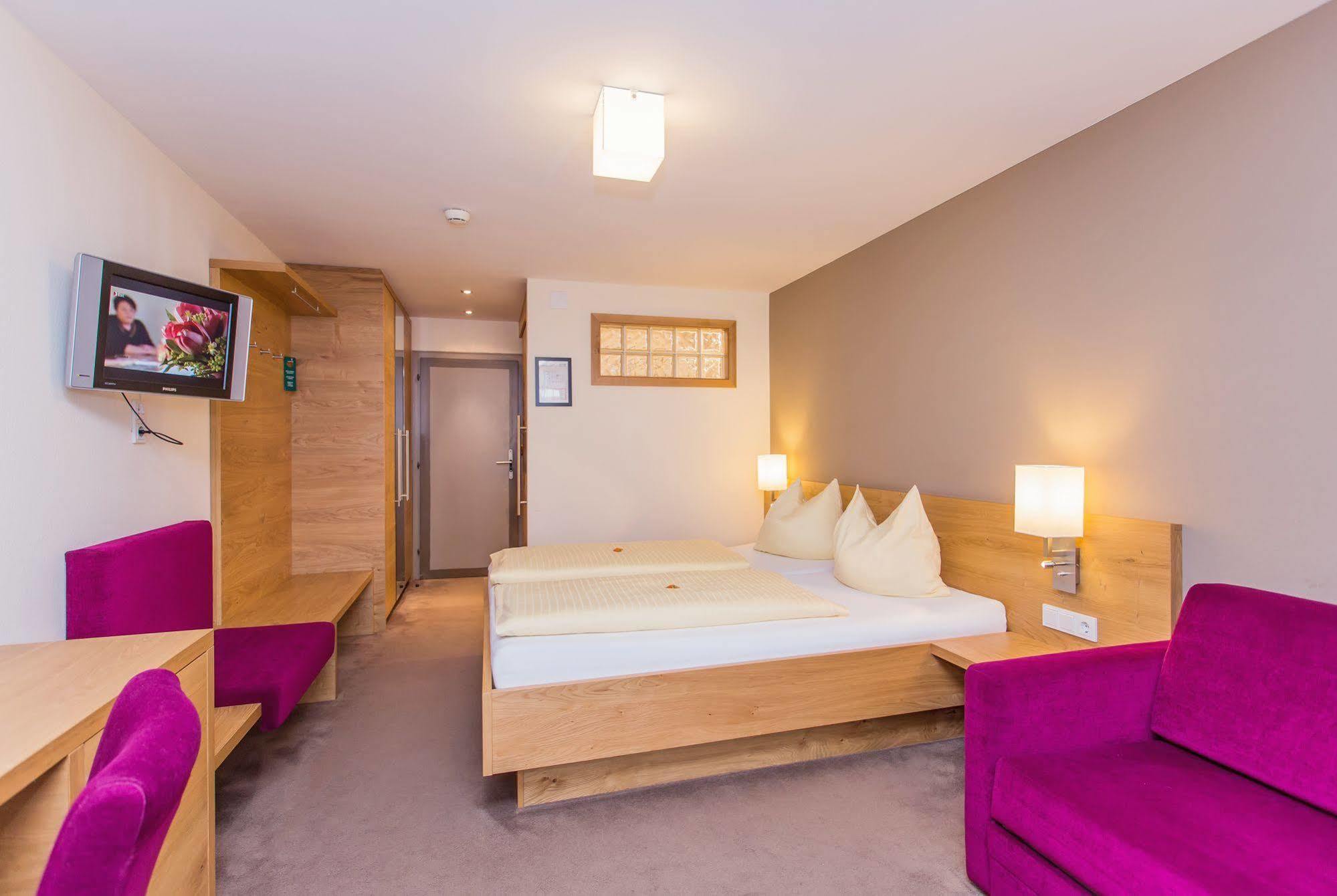 Hotel Bacher Asitzstubn Леоганг Екстериор снимка