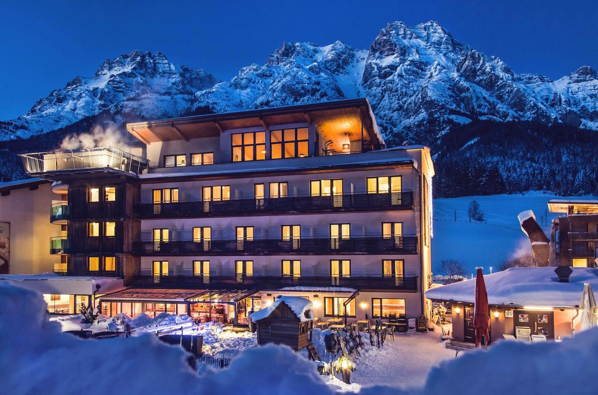Hotel Bacher Asitzstubn Леоганг Екстериор снимка