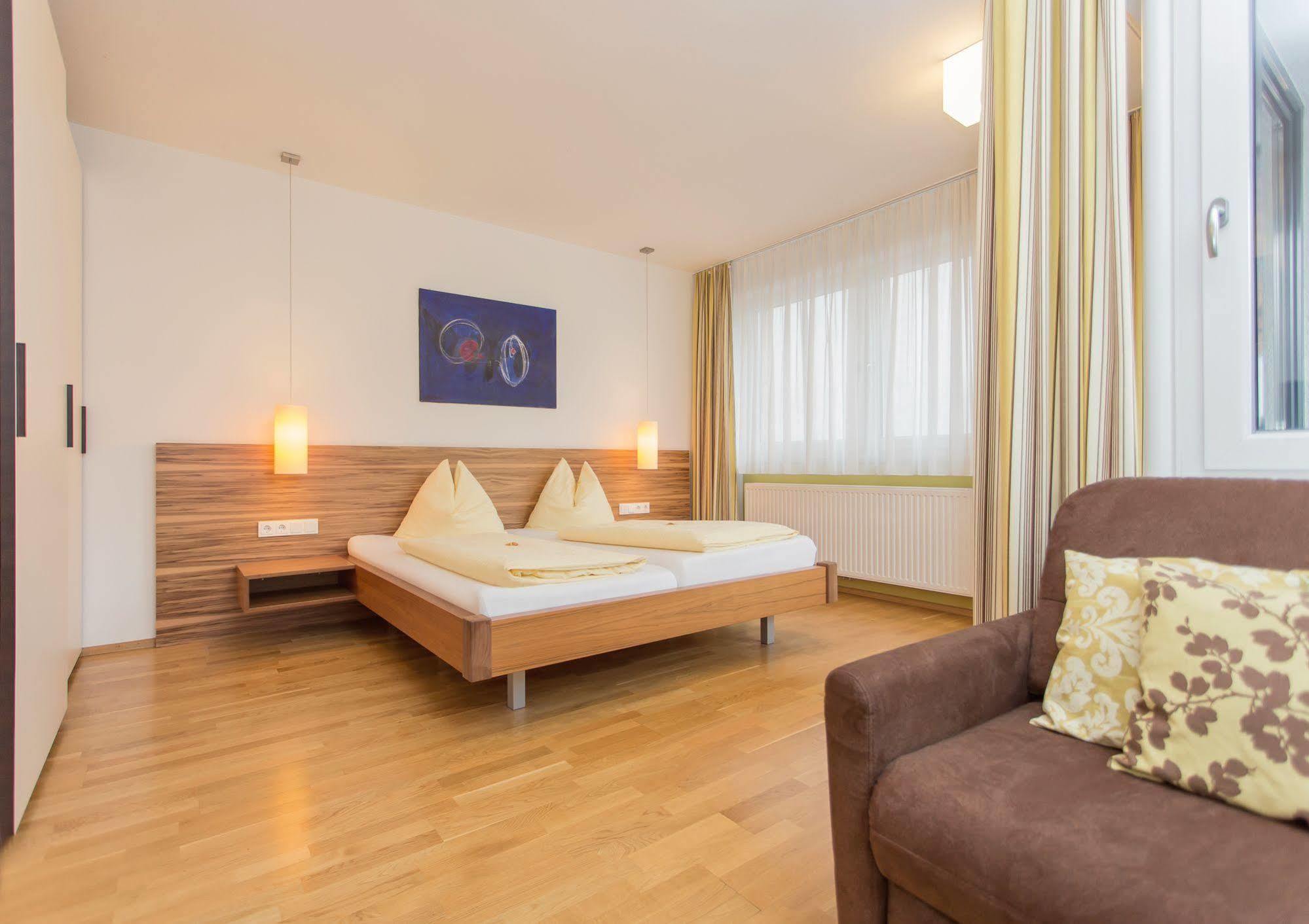Hotel Bacher Asitzstubn Леоганг Екстериор снимка